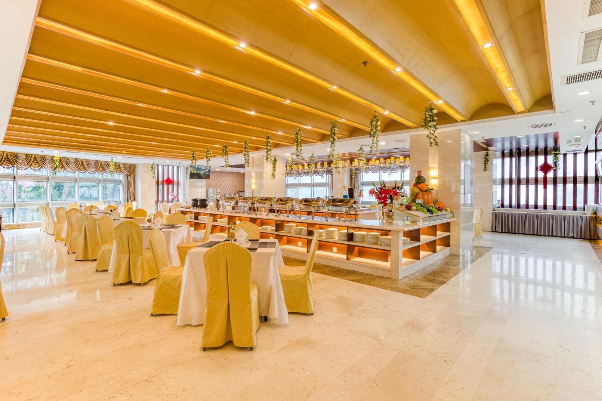 Metropark Changchun Guosheng Hotel Bagian luar foto