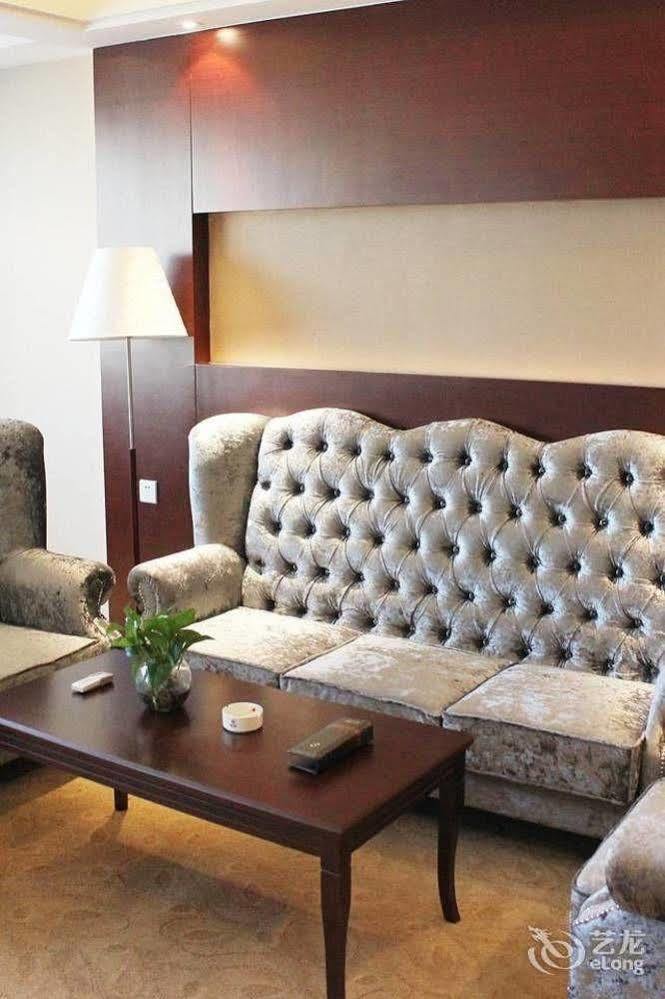 Metropark Changchun Guosheng Hotel Bagian luar foto