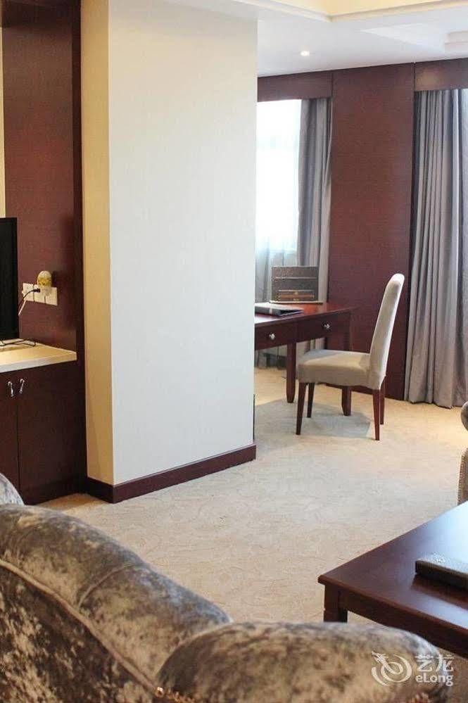 Metropark Changchun Guosheng Hotel Bagian luar foto